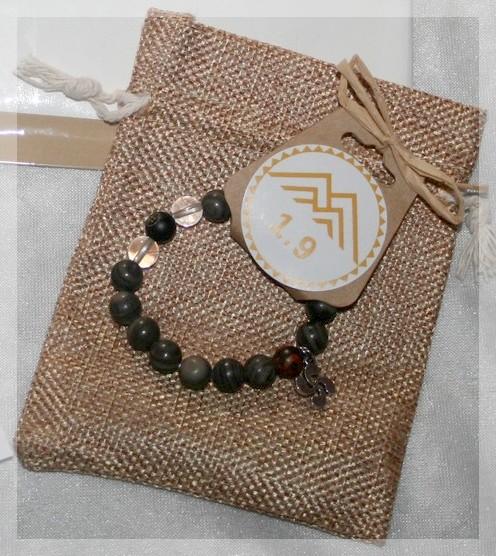 Bracelet enfant croix basque Perles naturelles marbre gris Cristal de roche, sur mesure