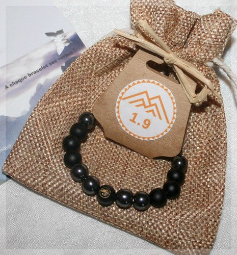 Idée cadeau Bracelet enfant Hématite Onyx noir Perle gravée 1.9