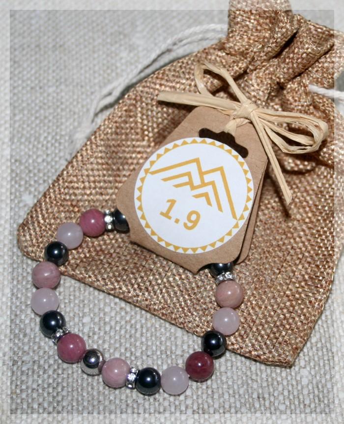 Idee cadeau bijou femme : Bracelet sur mesure pierres naturelles rose gris noir strass