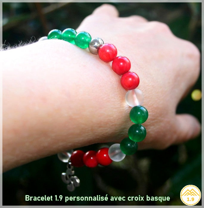 Bracelet personnalisé rouge et vert avec croix basque de la marque 1.9 pour homme et femme