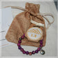 idée cadeau femme : bracelet perles naturelles violettes personnalisé avec médaille Courage